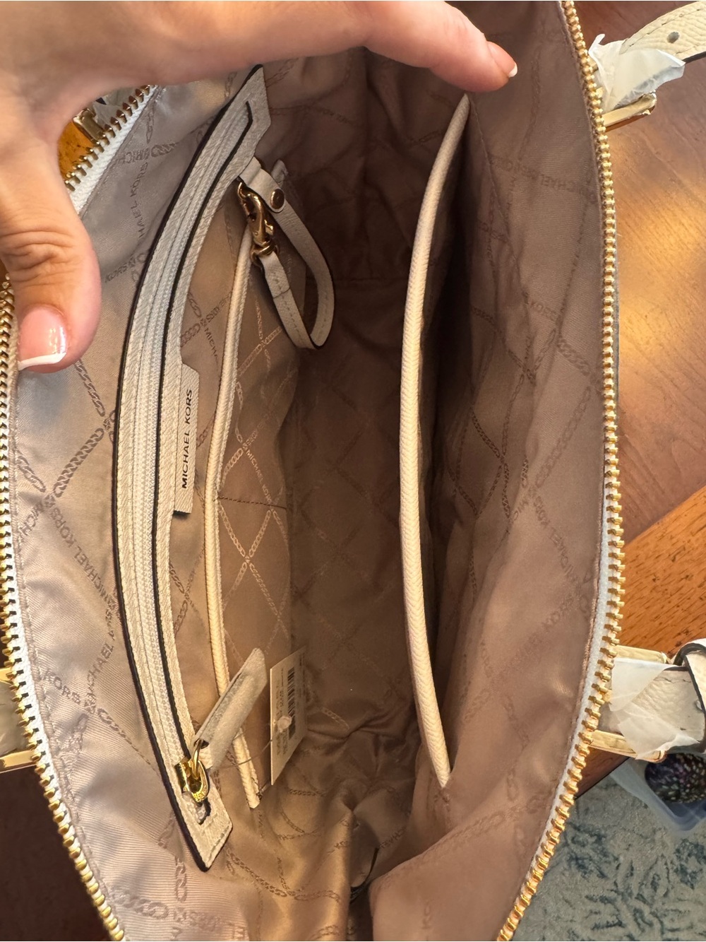 Michael Kors Jet Set Tote in Optic White - Picture 9 of 11